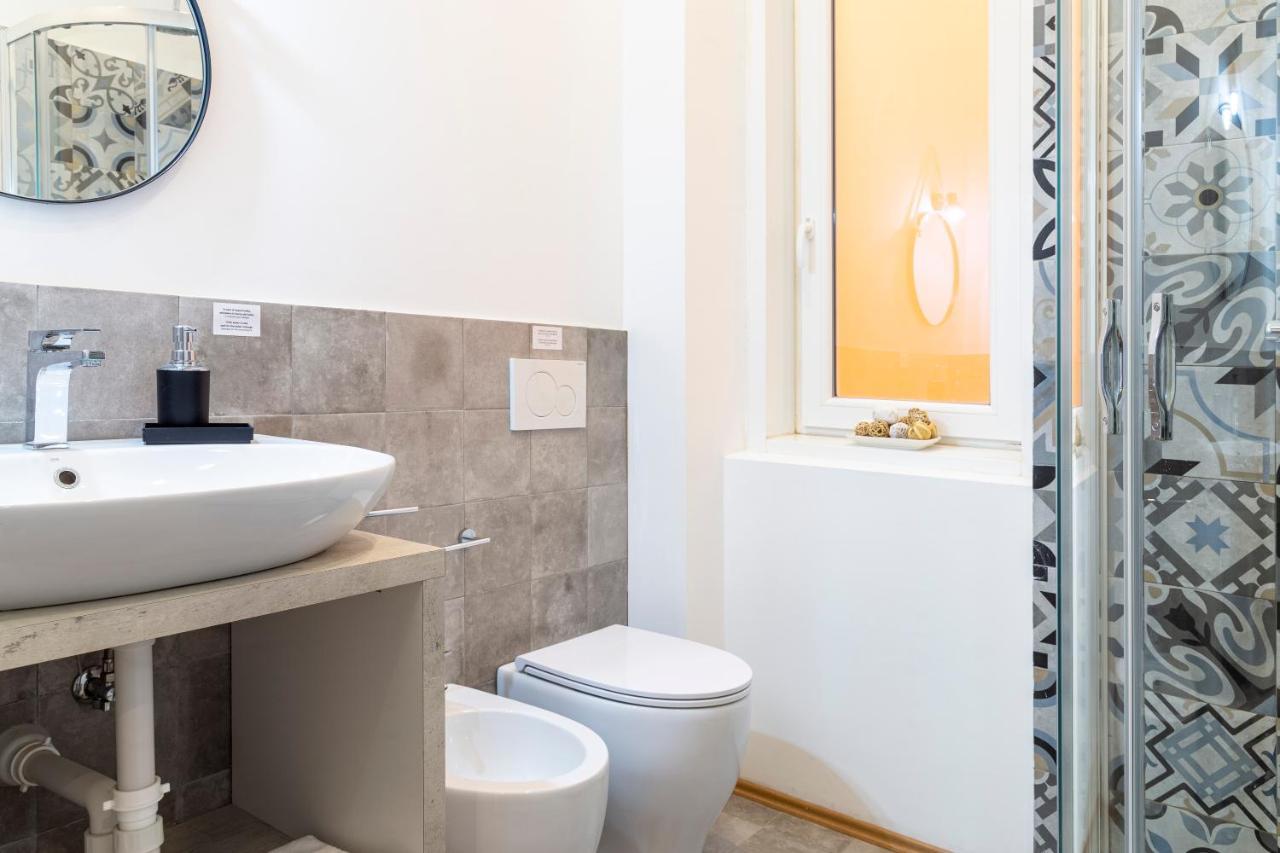 Pregiata Camera Con Bagno Privato - Blu Di Persia Trieste Extérieur photo
